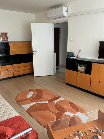 Apartament cu 2 camere semidecomandat în Colentina