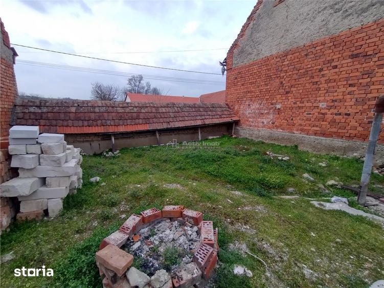 Casă cu 6 camere cu Canalizare în Răcășdia