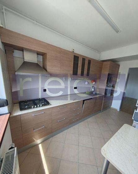VANZARE 3 CAMERE DECOMANDAT FOISORUL DE FOC -EMINESCU - 11