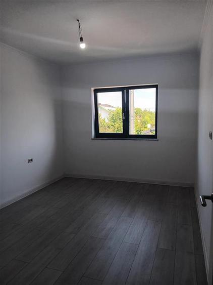 Duplex cu 4 camere cu Canalizare în Miroslava