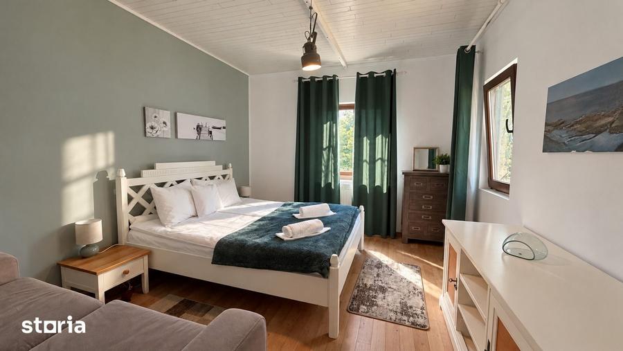 Casă cu 6 camere cu Teren 4800 Mp în Central