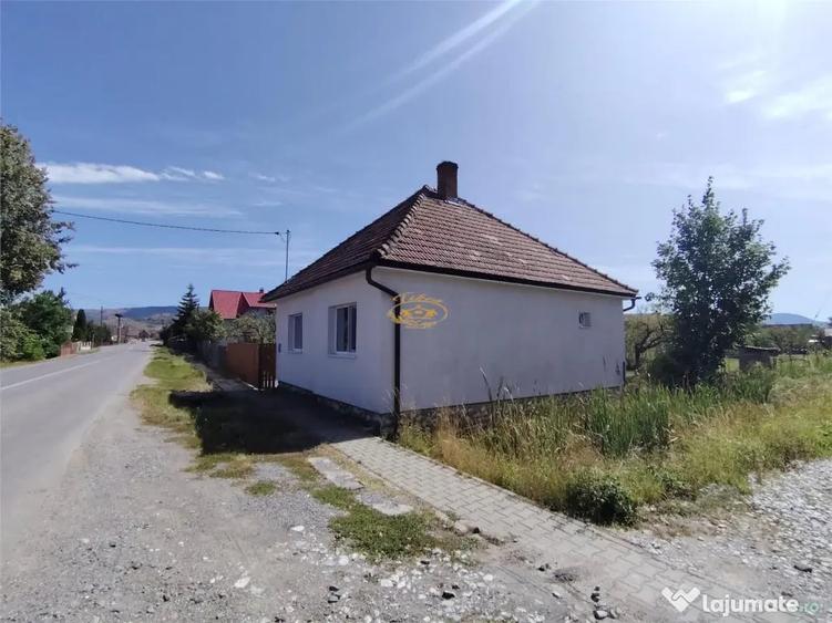 Casă cu 2 camere cu Teren 422 Mp în Vale