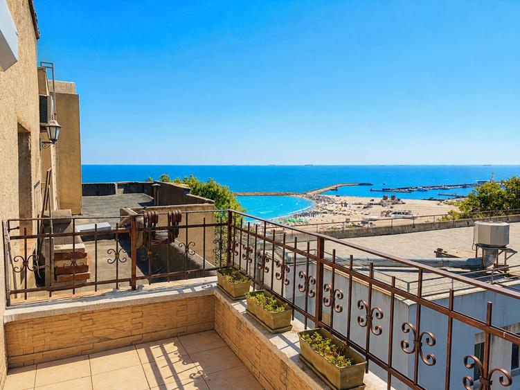 Apartament cu 4 camere în Ultracentral