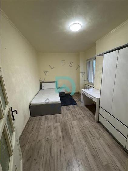 Apartament cu 4 camere decomandat în Centrul Civic