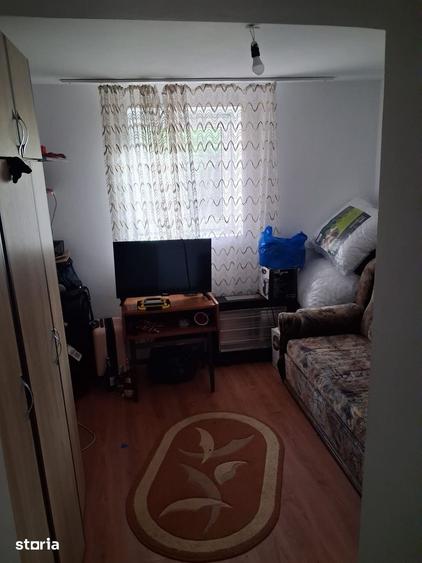 Casă cu 3 camere cu Teren 710 Mp în Albești