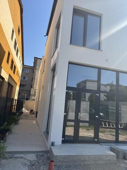 Spațiu comercial, de 380 mp, în Central