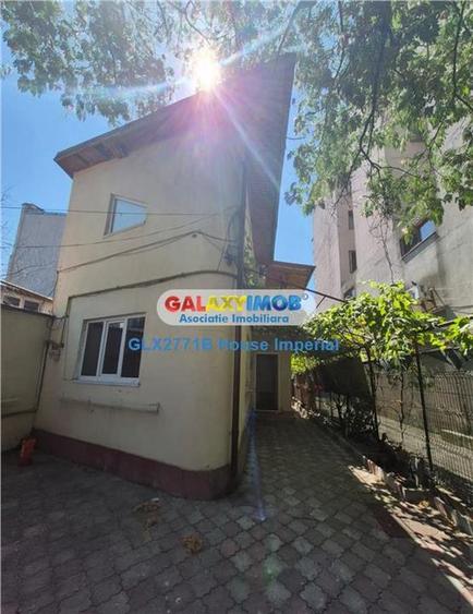 Casă cu 6 camere cu Teren 320 Mp în Calea Călărașilor