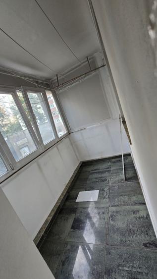 Apartament cu 3 camere semidecomandat în Pantelimon