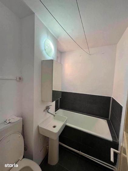 De vanzare apartament 3 camere, decomandat, etajul 2. Pret 48000e - 3