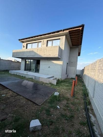 Casă cu 4 camere cu Teren 190 Mp în Central