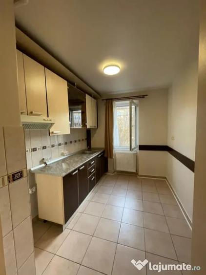 Apartament cu 2 camere semidecomandat în Săsar