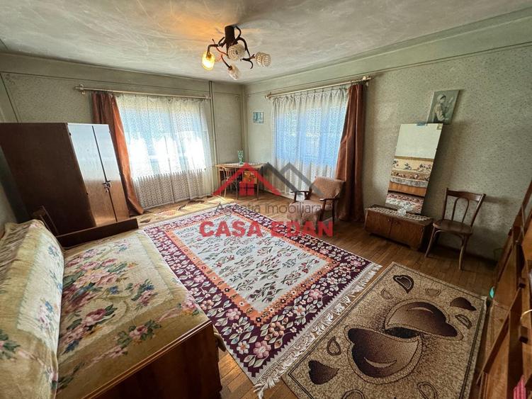 Casă individuală cu 9 camere cu Teren 561 Mp în Câmpina