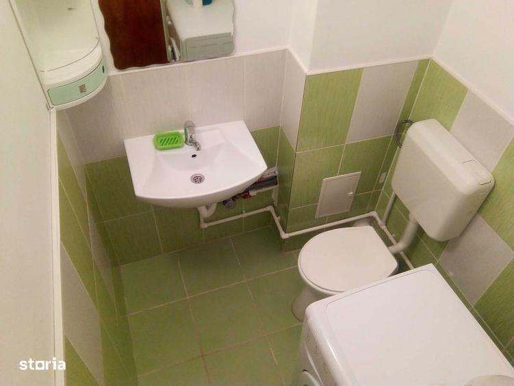 Apartament cu 3 camere decomandat, mobilat în Apusului