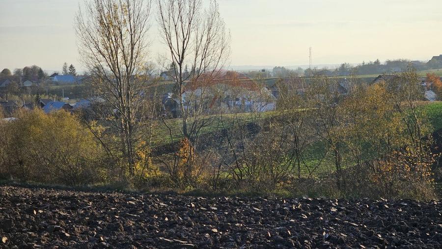 Teren agricol extravilan de 6100 mp, în Stroiești