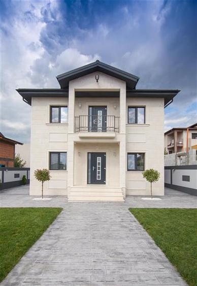 Casă individuală cu 5 camere cu Canalizare în Periferie
