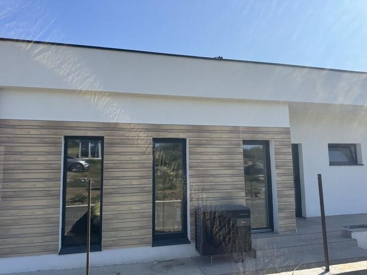 Casă cu 4 camere în Săldăbagiu de Munte