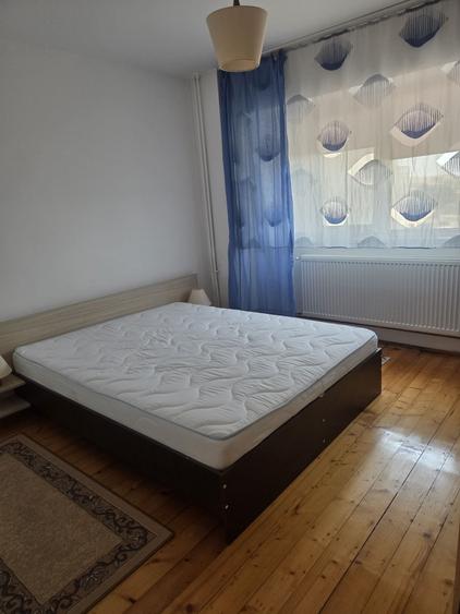 Apartament cu 2 camere semidecomandat în Intim