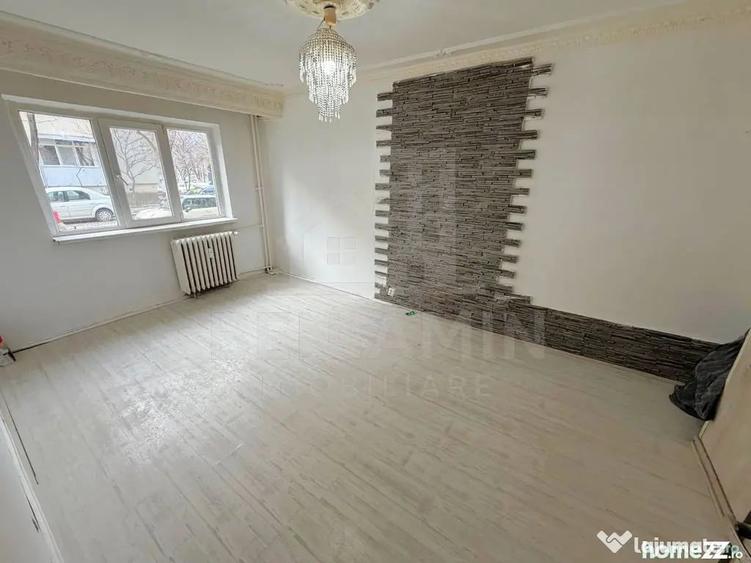 Apartament cu 4 camere decomandat în Valea Rosie