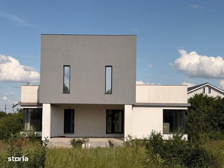 Casă cu 4 camere cu Teren 380 Mp în Cârcea