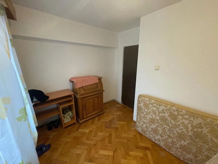 Apartament cu 3 camere decomandat în Tudor