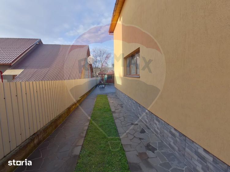 Casă cu 4 camere cu Teren 900 Mp în Central