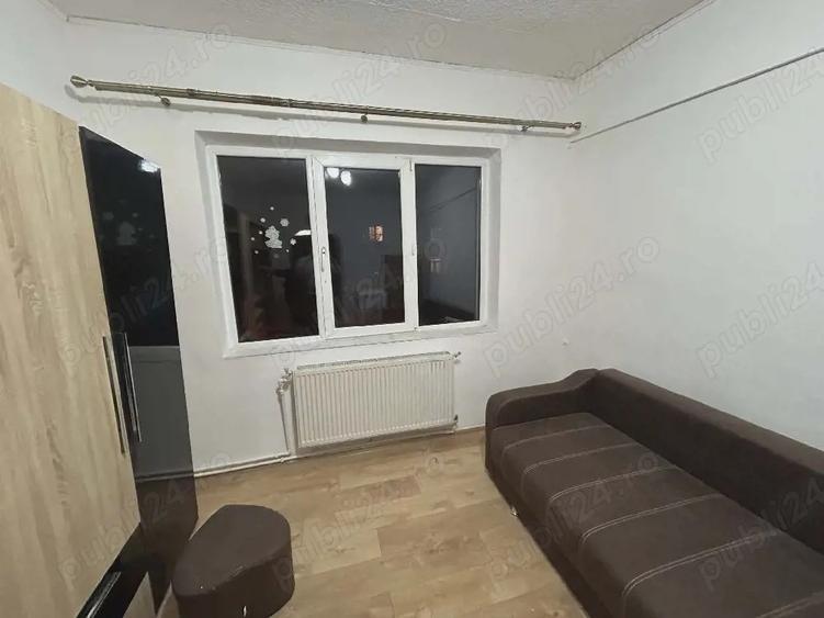 Garsonieră decomandată în Central