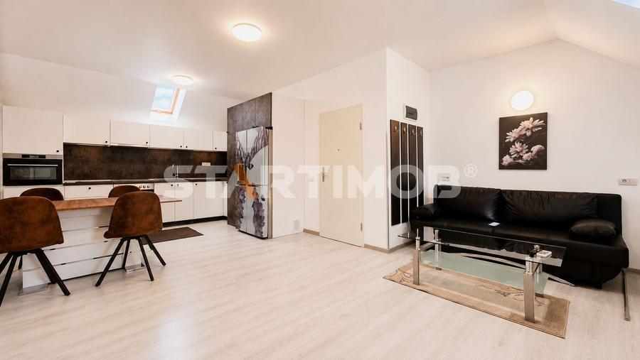Apartament cu 3 camere decomandat, mobilat în Blumăna