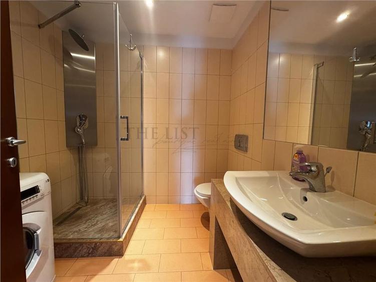 Apartament cu 4 camere decomandat în Băneasa