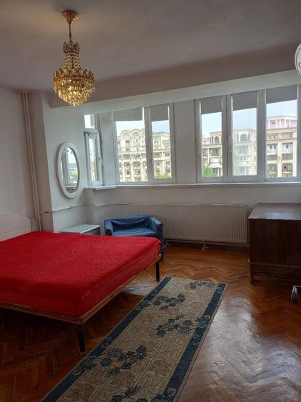Apartament cu 3 camere decomandat în Libertății