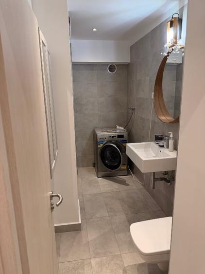 Apartament cu 3 camere circular, mobilat în Unirii