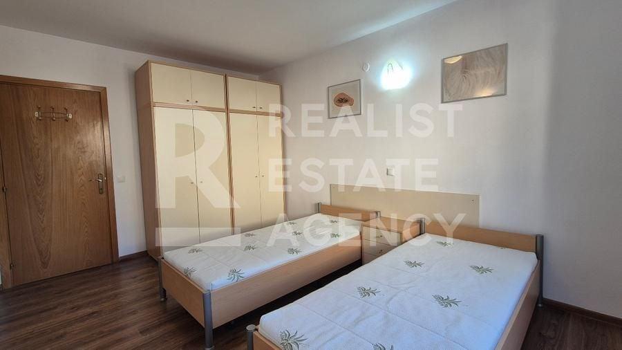 Duplex cu 5 camere cu Canalizare în Central