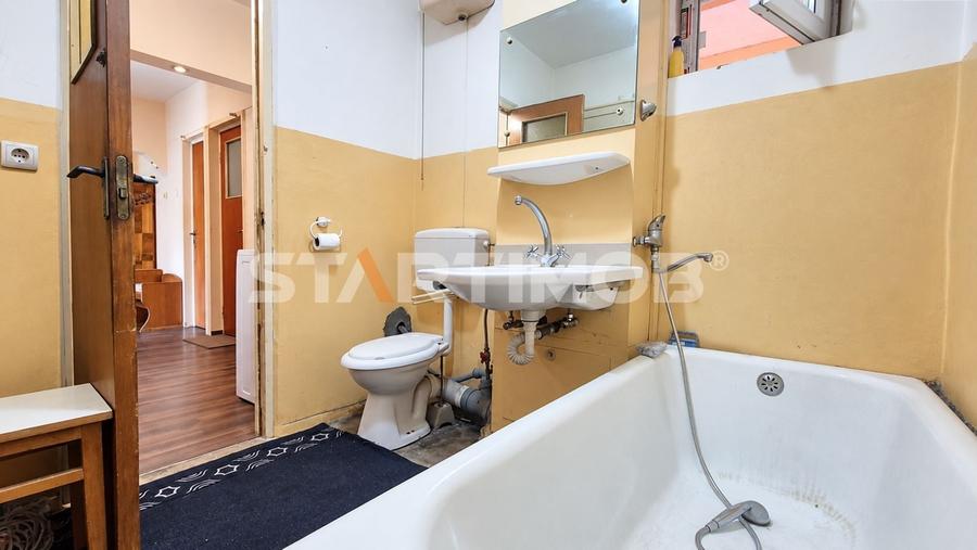 Apartament cu 3 camere decomandat în Răcădău