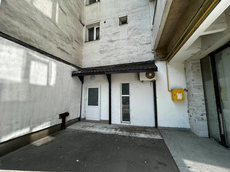 Spațiu comercial, de 48 mp, în Nicolina