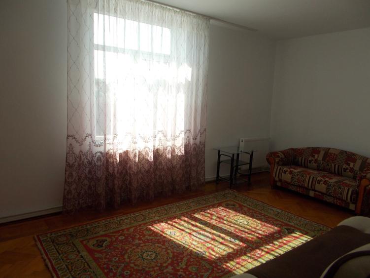 Apartament cu 3 camere decomandat în Ultracentral