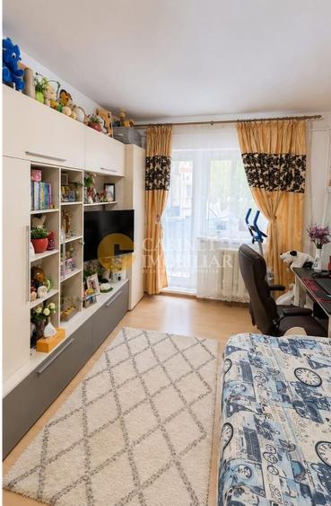 Apartament cu 2 camere decomandat, mobilat în Dacia