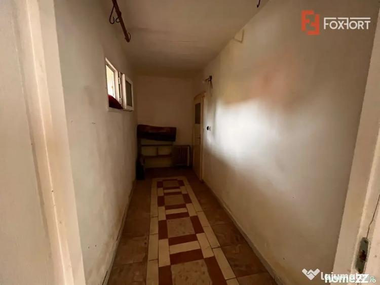 Casă cu 3 camere cu Teren 1438 Mp în Central