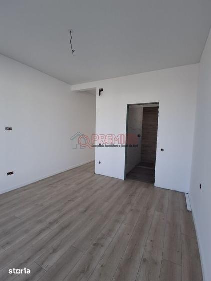 Casă cu 4 camere cu Teren 470 Mp în Vidra