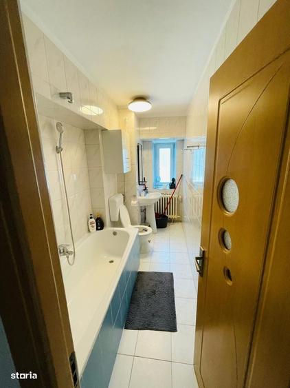 Apartament cu 3 camere decomandat în Decebal
