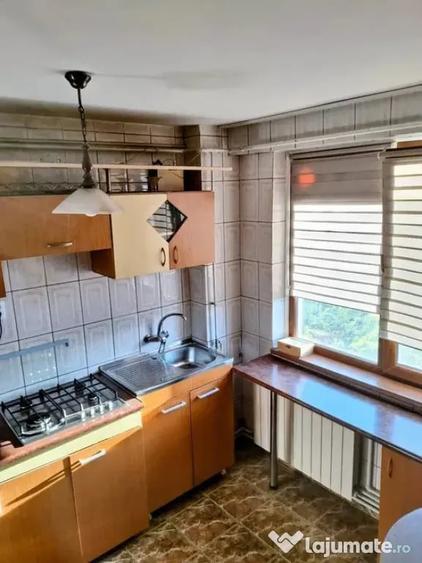 Apartament cu 2 camere semidecomandat în Hipodrom