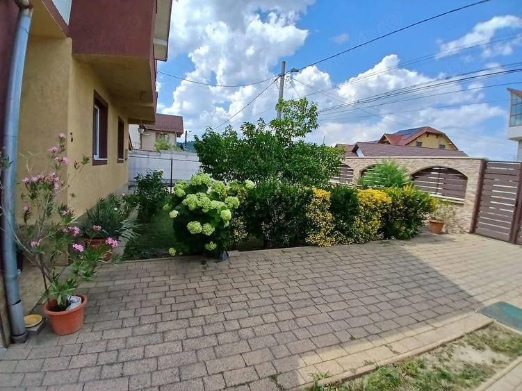 Casă cu Teren 769 Mp în Central