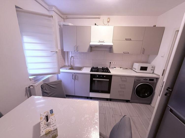 Apartament cu 2 camere semidecomandat în Gemenii