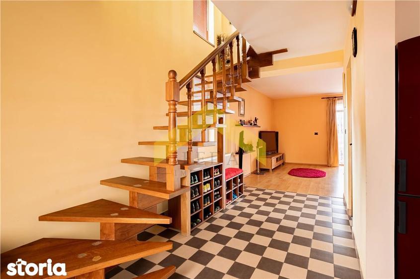 Casă cu 3 camere decomandat cu Teren 490 Mp în Zimandu Nou