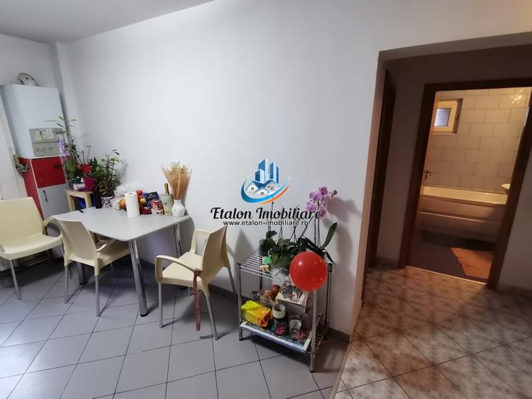 Apartament cu 2 camere decomandat în Precista