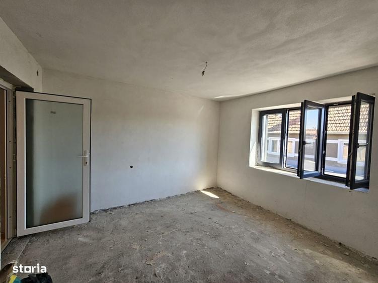Casă cu 4 camere în Bobâlna