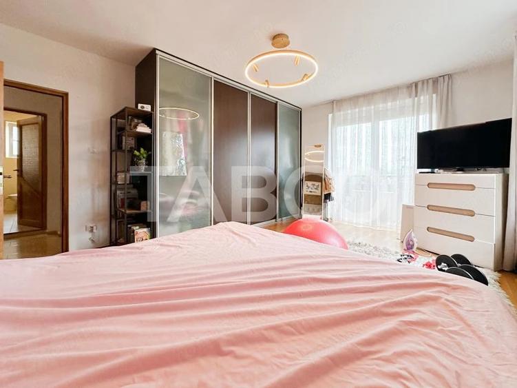 Apartament cu 3 camere semidecomandat în Andrei Mureșanu