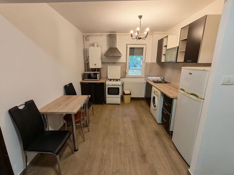 Apartament cu 2 camere semidecomandat, mobilat în Tipografilor