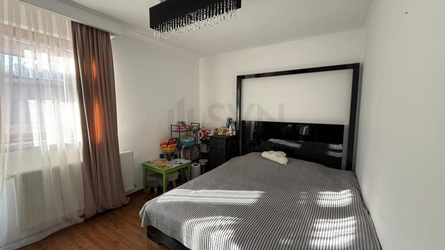Casă individuală cu 5 camere cu Canalizare în Eminescu