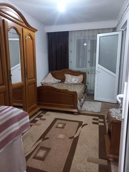 Apartament cu 2 camere decomandat în Craiovei
