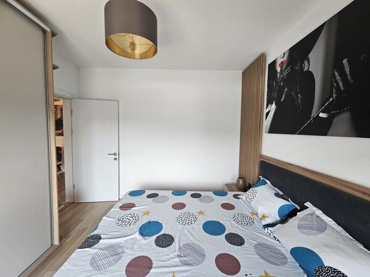 Apartament cu 2 camere decomandat, mobilat în Metro 2