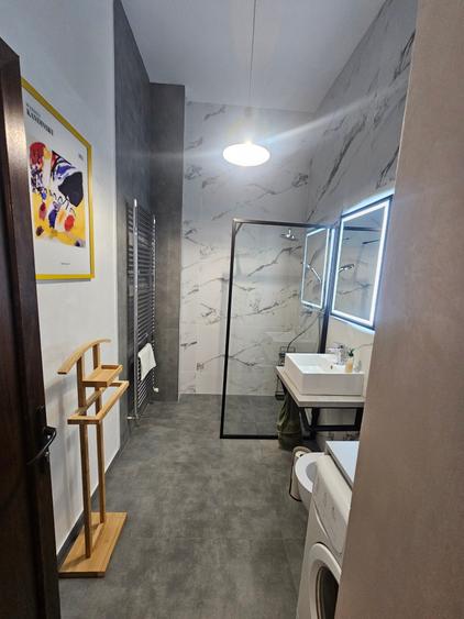 Apartament cu 2 camere decomandat în Independenței